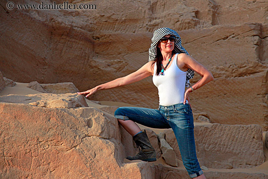 vicky-n-sandstone-06.jpg