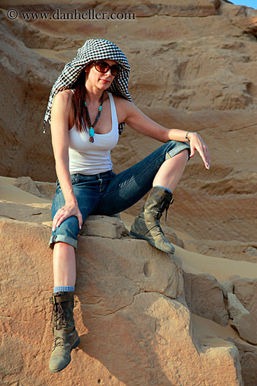 vicky-n-sandstone-08.jpg