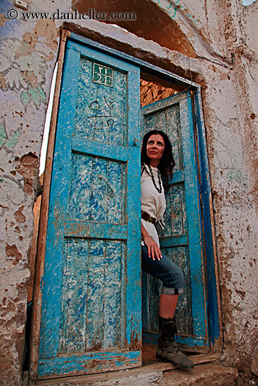 victoria-n-blue-door-10.jpg