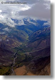 images/Asia/Bhutan/AerialClouds/clouds-mtns-n-valley-02.jpg