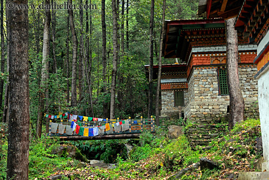 prayer-flags-n-bridge-05.jpg