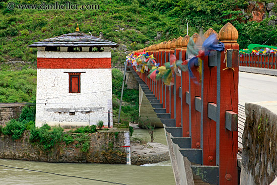 prayer-flags-n-bridge-11.jpg