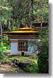 images/Asia/Bhutan/Buildings/house-in-lush-forest-03.jpg