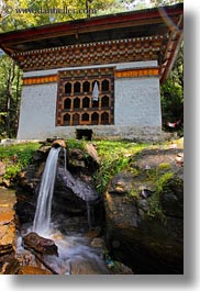 images/Asia/Bhutan/Buildings/house-in-lush-forest-04.jpg