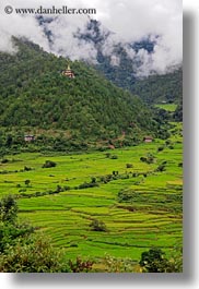 images/Asia/Bhutan/KhamsumUlleyChorten/khamsum-ulley-chorten-n-fields-04.jpg