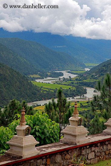 river-valley-n-chorten-02.jpg