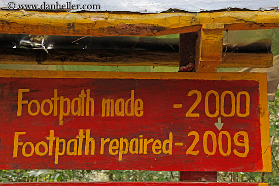 footpath-sign.jpg