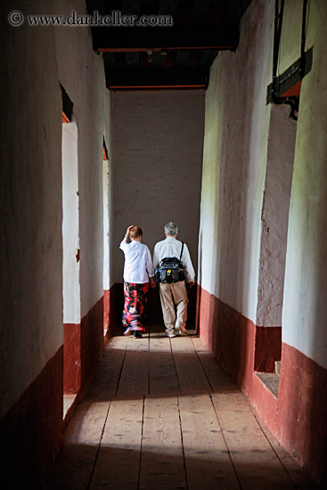 couple-walking-in-hall.jpg