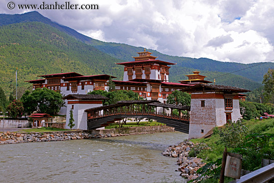 dzong-n-river-04.jpg