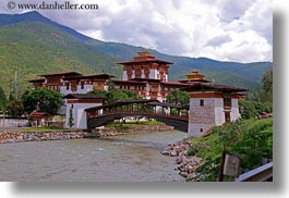 images/Asia/Bhutan/PunakhaDzong/dzong-n-river-04.jpg