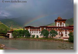 images/Asia/Bhutan/PunakhaDzong/dzong-w-rainbow-02.jpg