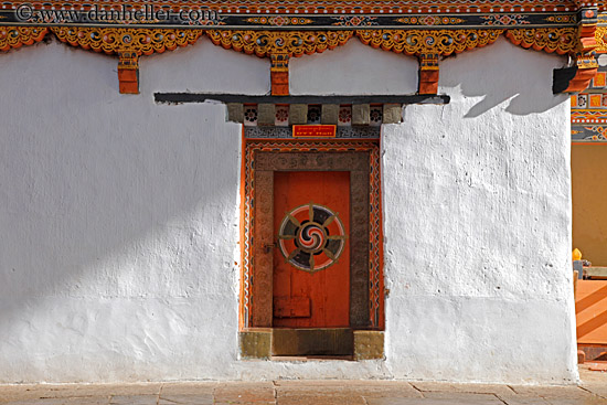 dzong-door-02.jpg