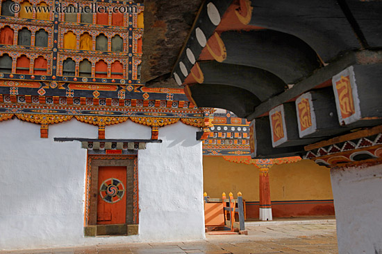 dzong-door-03.jpg