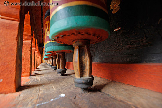 prayer-wheels-02.jpg