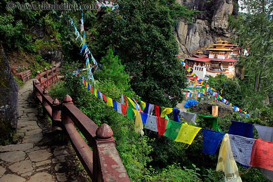 taktsang-n-cliff-w-prayer-flags-03.jpg