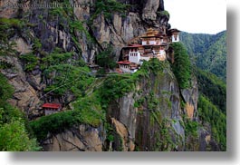 images/Asia/Bhutan/Taktsang/taktsang-n-cliff-w-trees-04.jpg