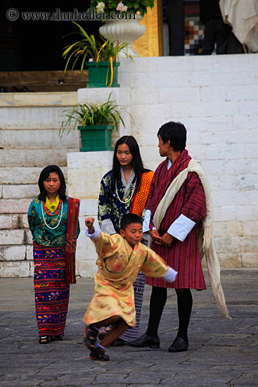 bhutanese-family.jpg
