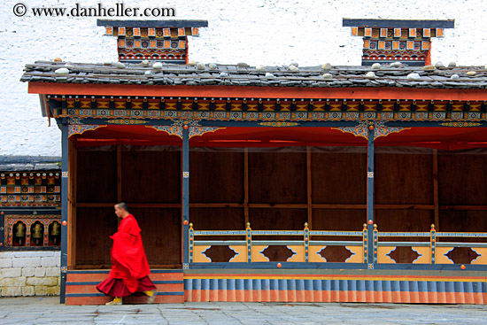 monks-n-temple-01.jpg