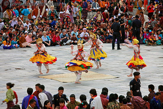 spinning-yellow-dancers-01.jpg