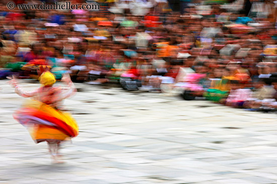 spinning-yellow-dancers-07.jpg