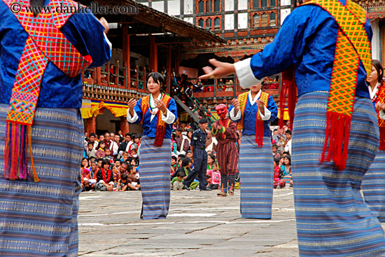 women-dancers-09.jpg