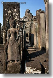 images/Asia/Cambodia/AngkorThom/Bayon/apsara-bas_relief-1.jpg