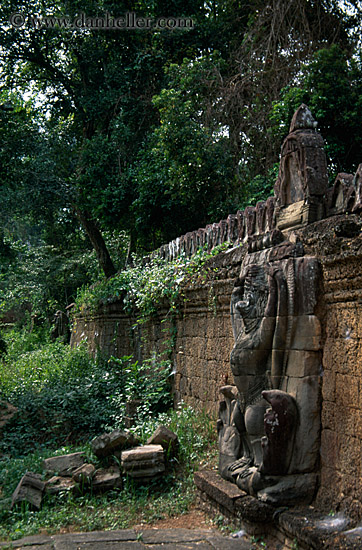 garuda-statue.jpg