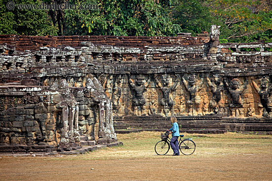 bicyclist-viewing-garuda-bas_relief.jpg