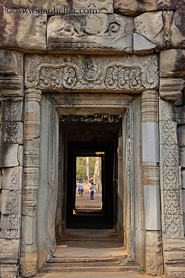 palace-gate-entrance-2.jpg