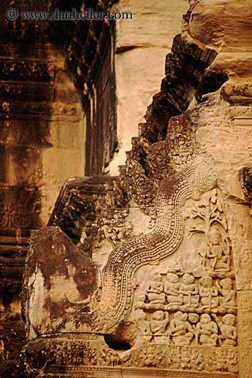 corner-carvings-1.jpg