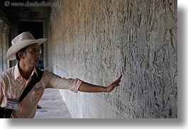 images/Asia/Cambodia/AngkorWat/BasReliefs/guide-explaining-art-1.jpg