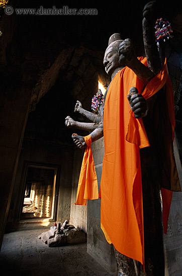 multi-arm-buddha-06.jpg