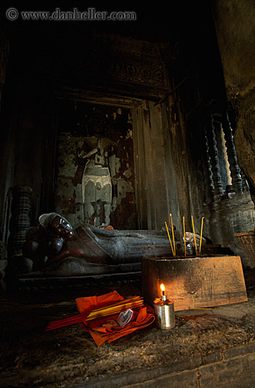 reclining-buddha-1.jpg