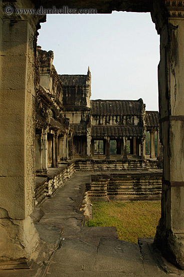 east-entrance-pillars-1.jpg