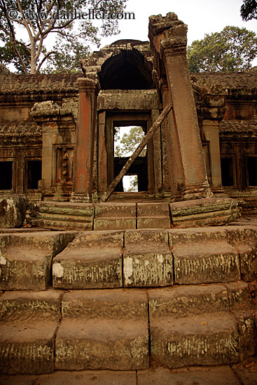 east-gate-structure-04.jpg