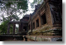images/Asia/Cambodia/AngkorWat/EastEntrance/east-gate-structure-05.jpg