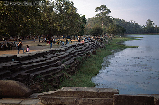 drained-moat-2.jpg