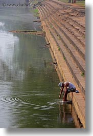 images/Asia/Cambodia/AngkorWat/Moat/man-washing-feet-3.jpg