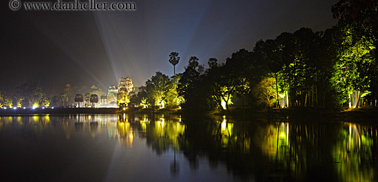 west-gate-moat-reflection-trees-pano.jpg