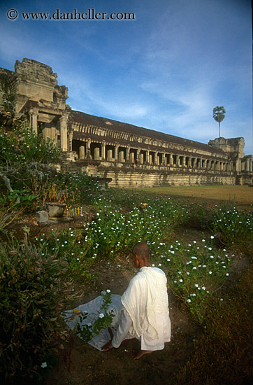 monk-in-white-robe-1.jpg