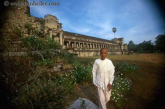 monk-in-white-robe-2.jpg