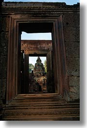 images/Asia/Cambodia/BanteaySrei/Doors/bas_relief-door-05.jpg