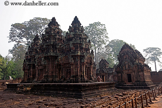 banteay_srei-temple-06.jpg