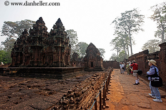 banteay_srei-temple-07.jpg