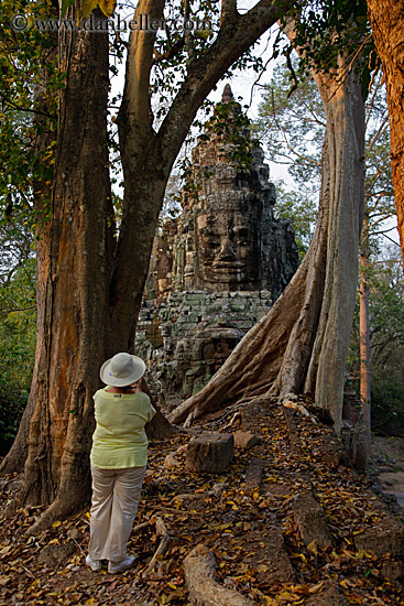 victory-gate-face-n-trees-w-woman.jpg