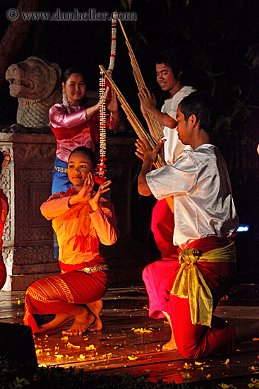 cambodian-dancers-001.jpg