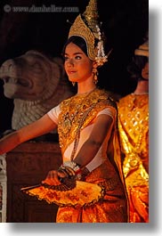 images/Asia/Cambodia/People/CambodianDancers/cambodian-dancers-044.jpg