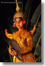 images/Asia/Cambodia/People/CambodianDancers/cambodian-dancers-055.jpg