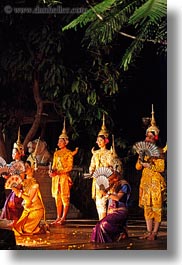 images/Asia/Cambodia/People/CambodianDancers/cambodian-dancers-065.jpg