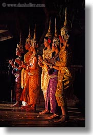 images/Asia/Cambodia/People/CambodianDancers/cambodian-dancers-067.jpg